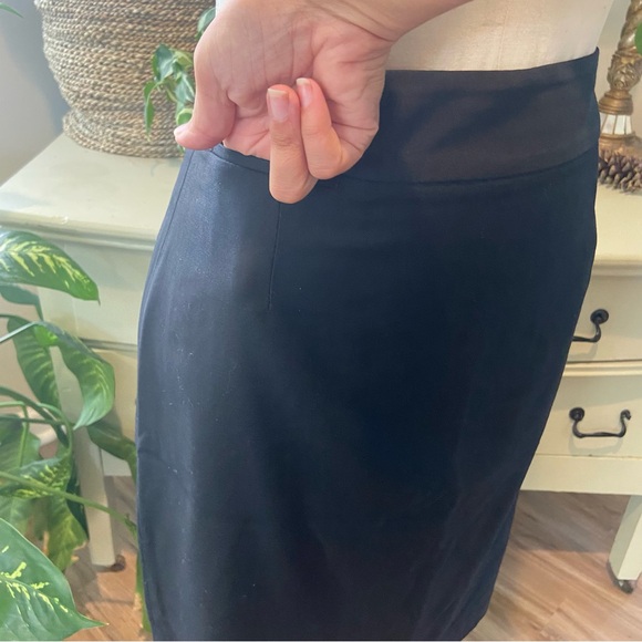 J Crew Pencil Skirt in Italian Stretch Wool, Size 8 - Picture 7 of 9